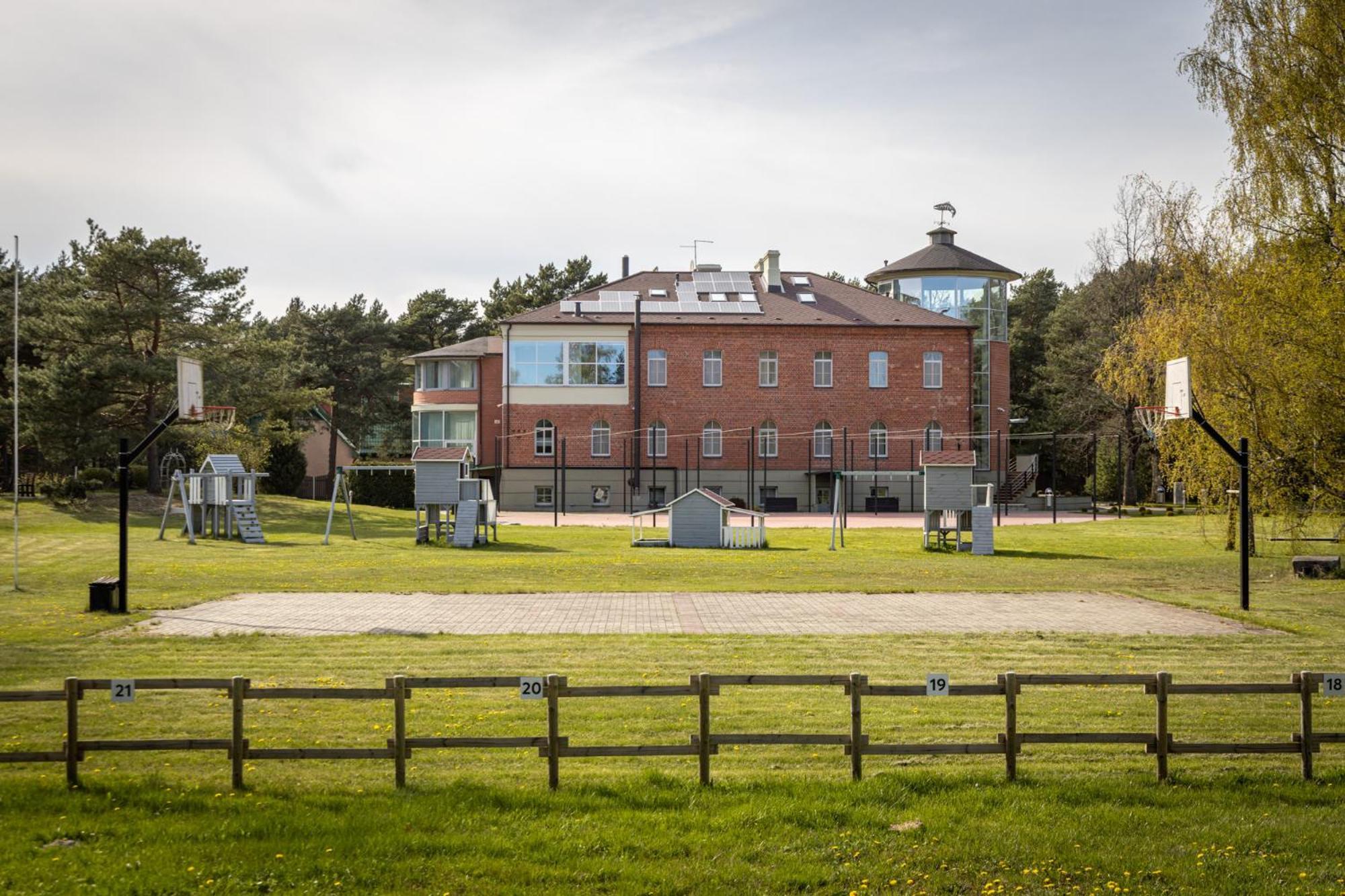 Roze Village Jurnieka Ligzda Pērkone Eksteriør bilde